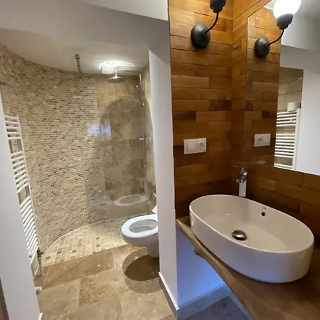 Zambru - Catun Guest house